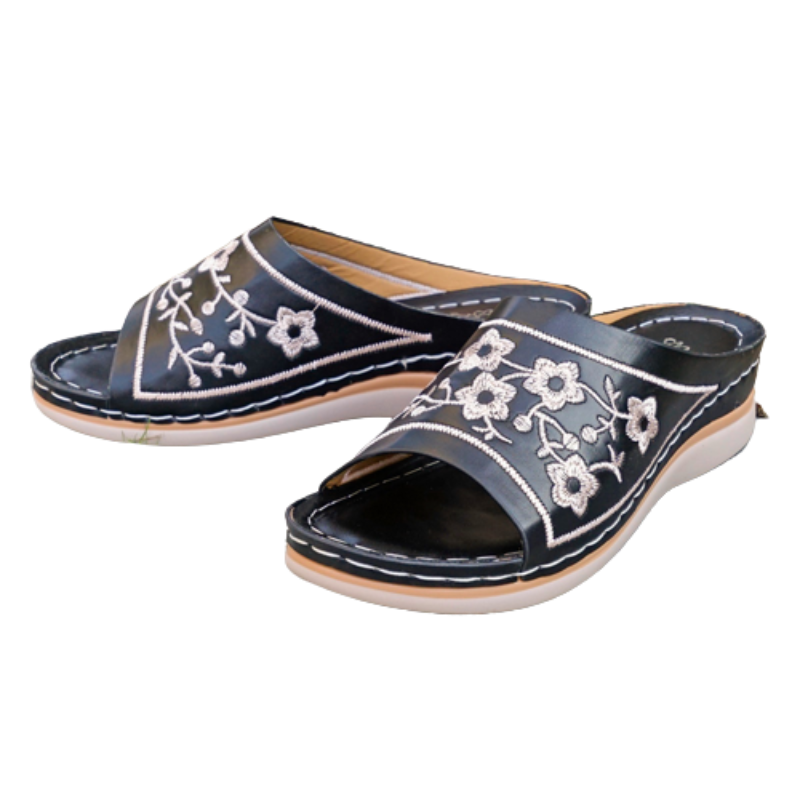 Geborduurde sandalen met bloemen