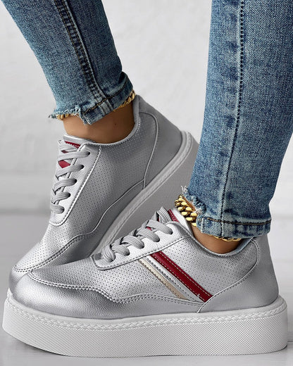 Elegante en gedetailleerde ondersteunende sneakers