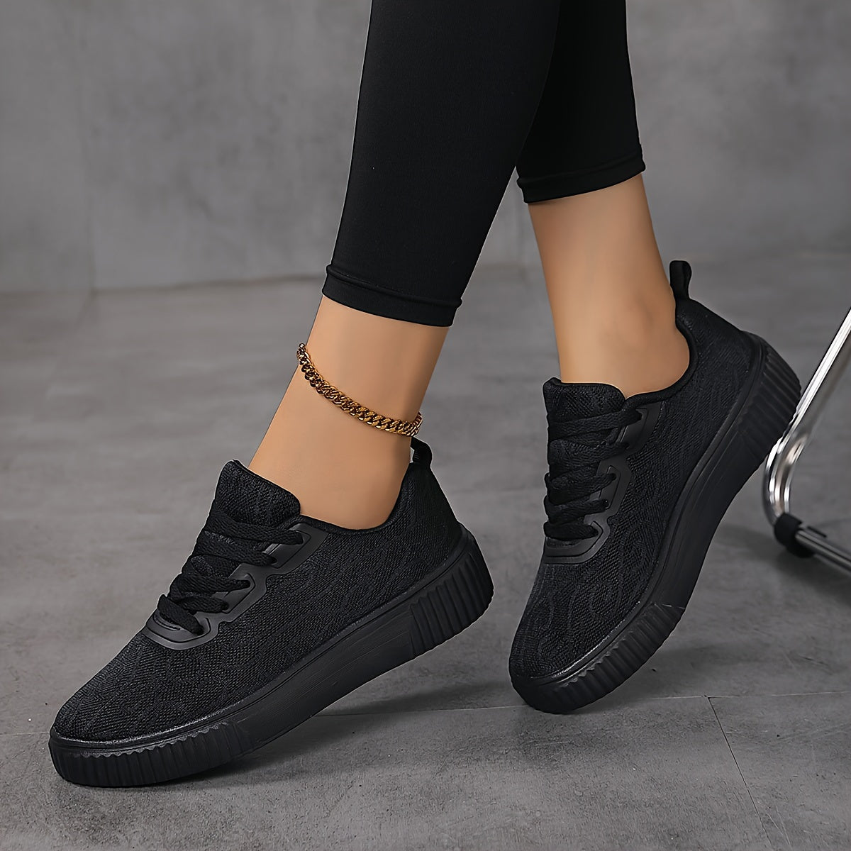 Elegante en gedetailleerde ondersteunende sneakers