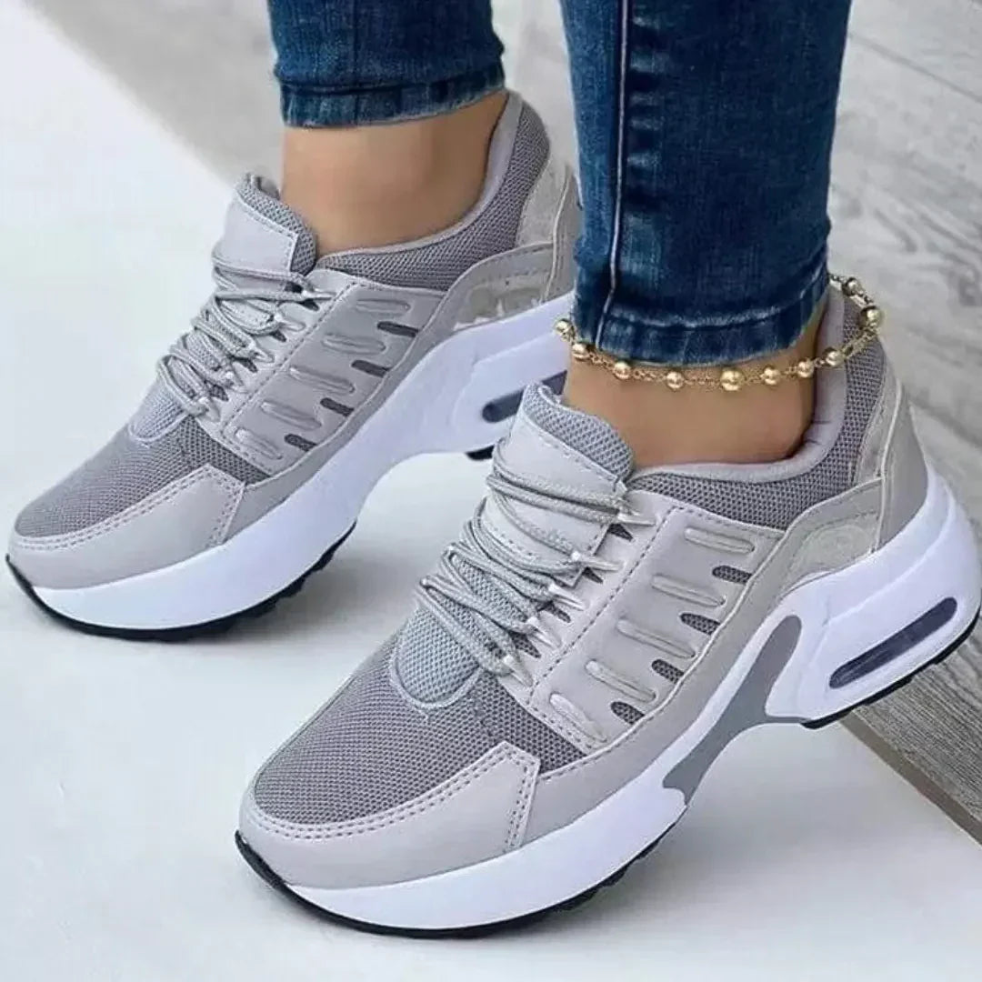 Elegante en gedetailleerde ondersteunende sneakers