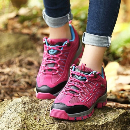 Women's trekking trainers