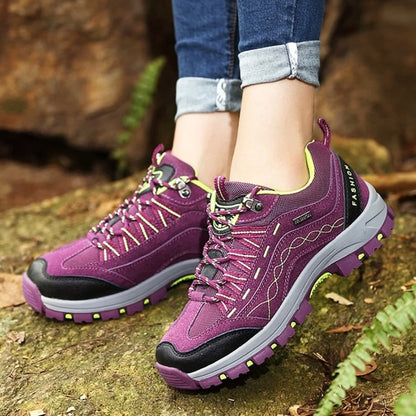 Women's trekking trainers