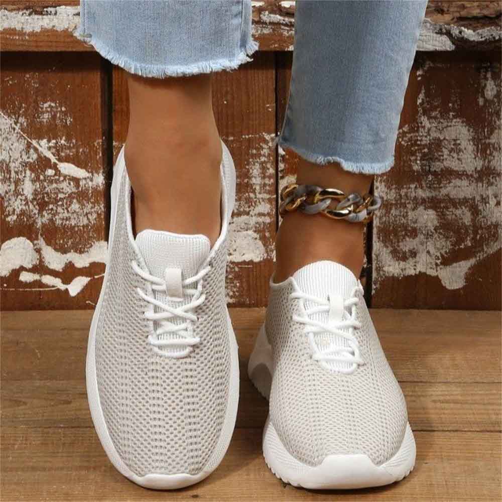 Elegante en gedetailleerde ondersteunende sneakers