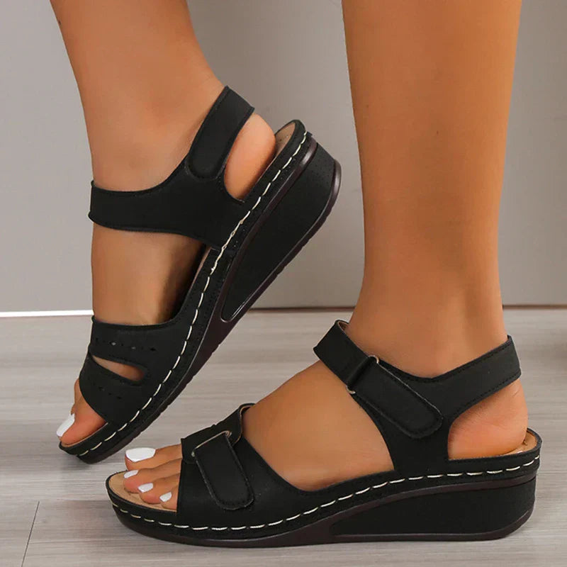 Orthopedische sandalen voor dames in de zomer