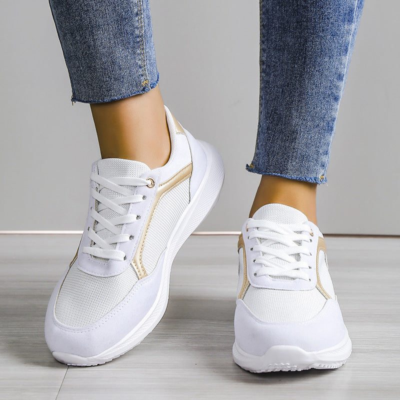 Elegante en gedetailleerde ondersteunende sneakers