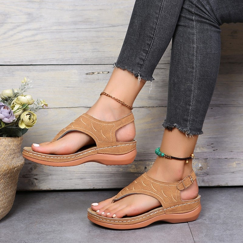 Klassieke en comfortabele zomersandalen