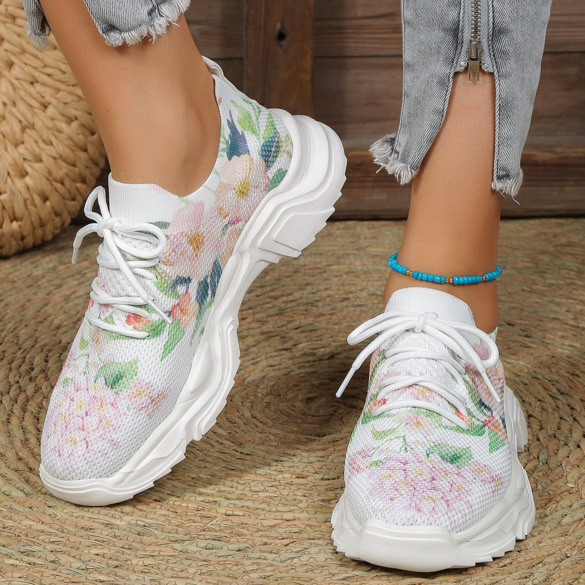 Orthopedische sneakers met bloemenprint en vetersluiting