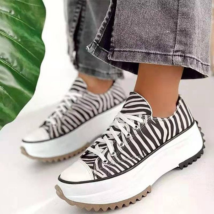 Antislip sneakers met hoge uitsnijding