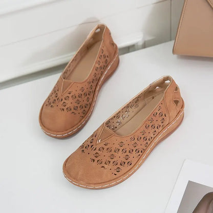 Elegante Slip-on Loafers met Hol Patroon