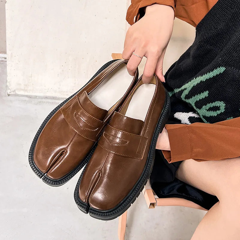 Echt leren loafers met gespleten teen