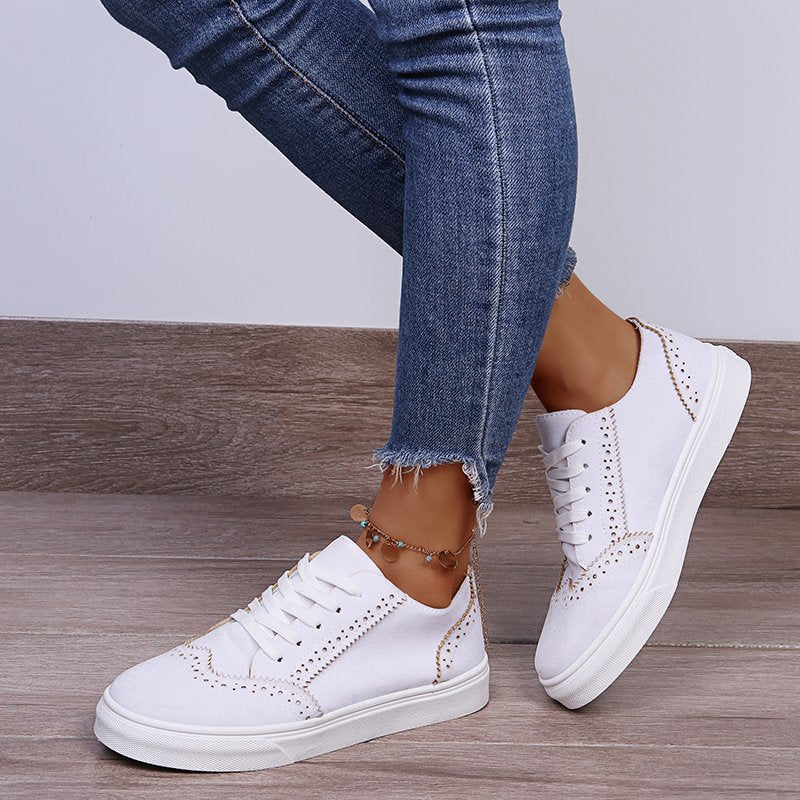 Elegante en gedetailleerde ondersteunende sneakers