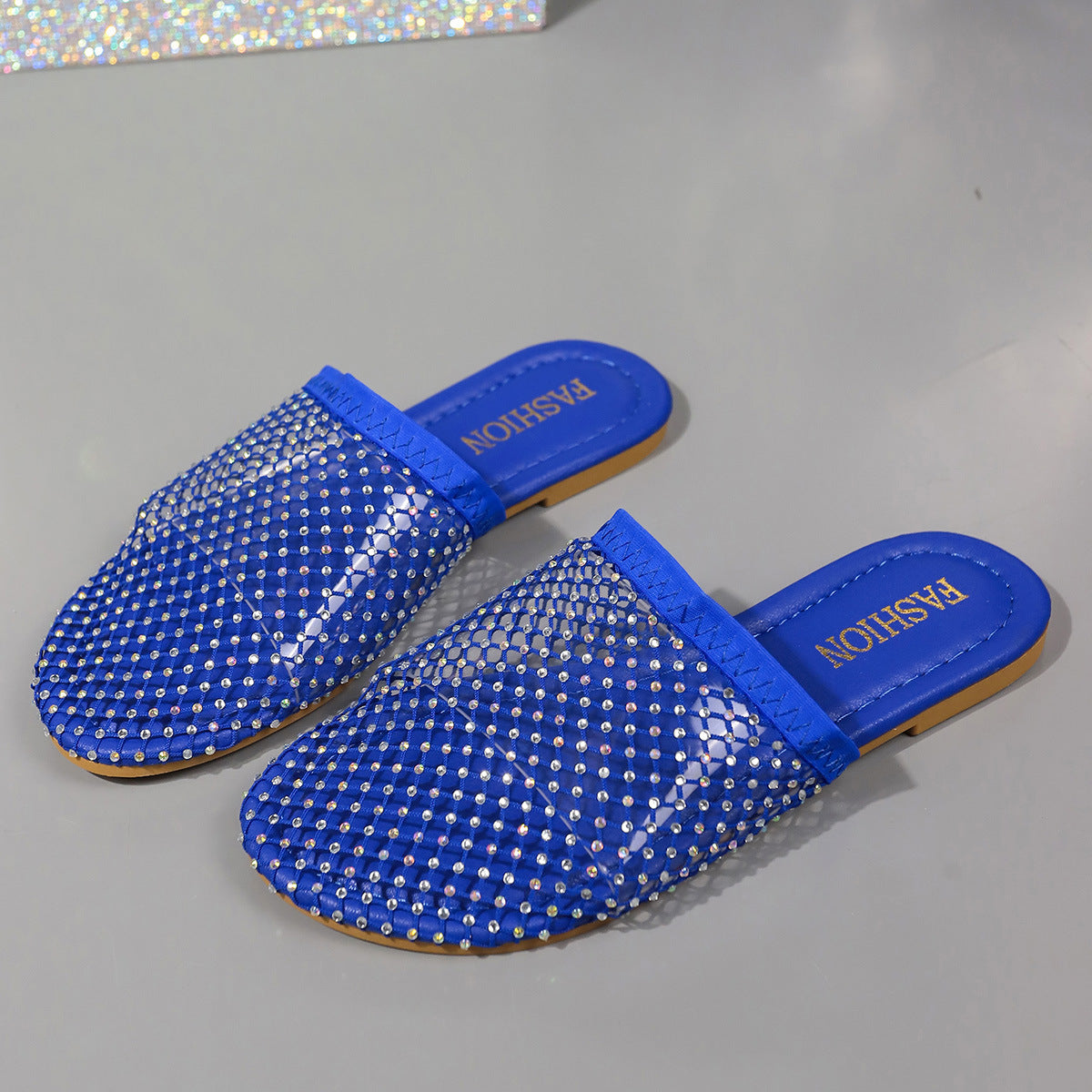 Holle sandalen met steentjes