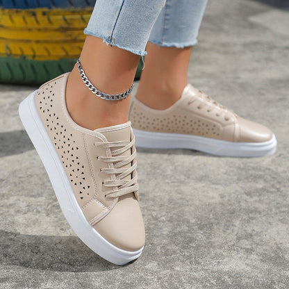 Elegante en gedetailleerde ondersteunende sneakers