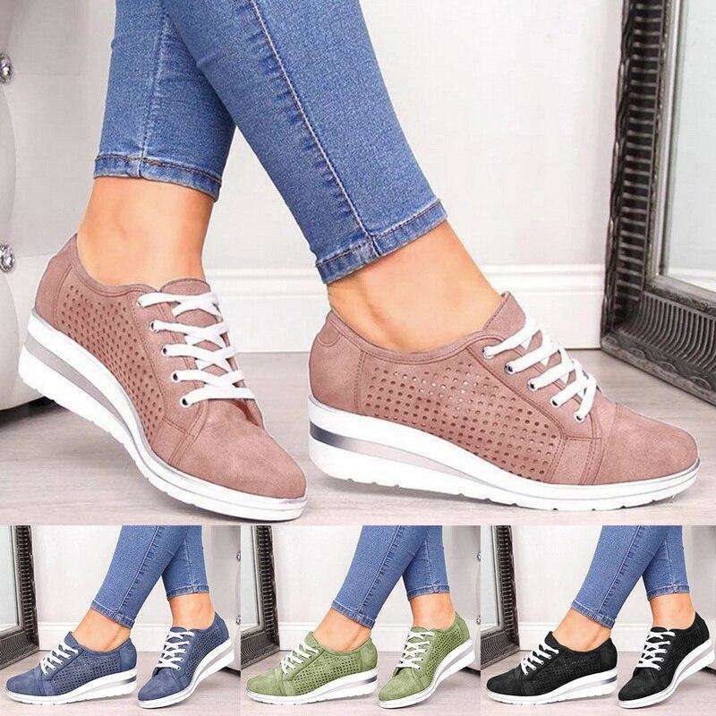 Ademende sleehak sneakers