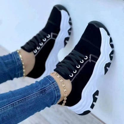 Elegante en gedetailleerde ondersteunende sneakers